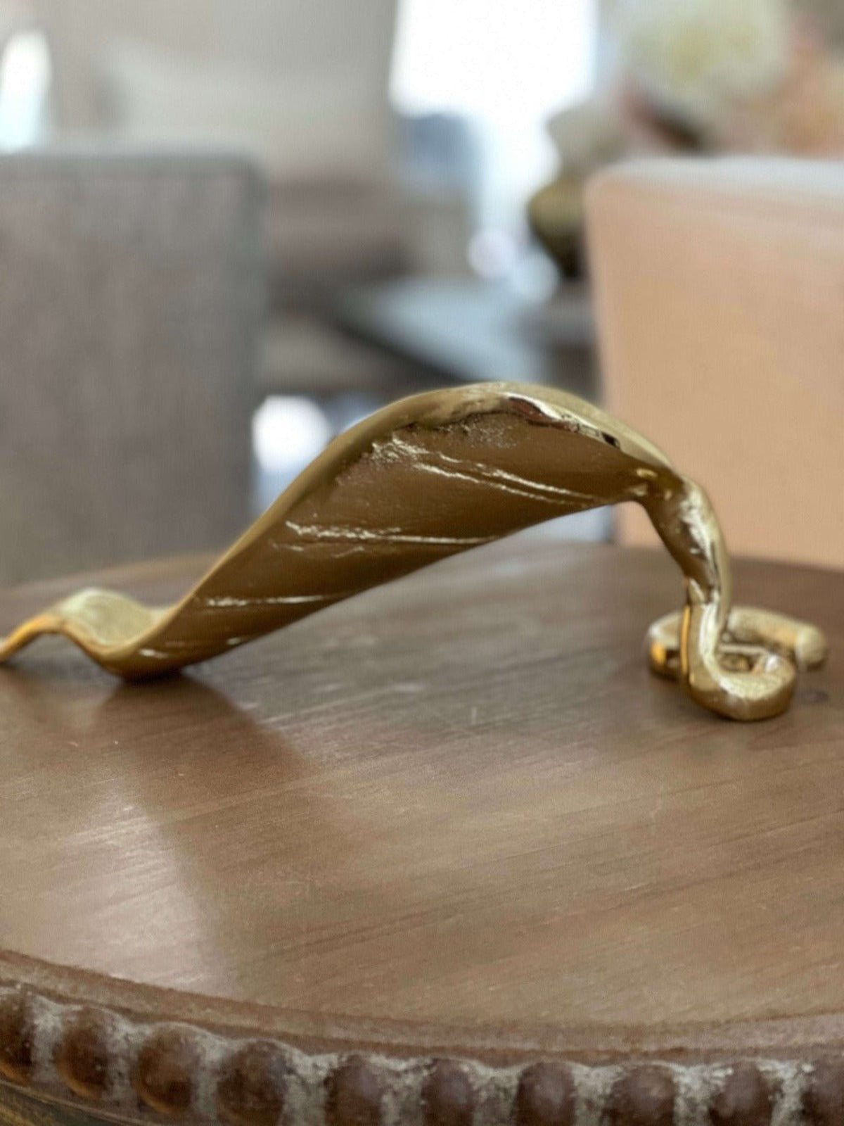 With a charming gold leaf design, display your favorite bottles of wine in your home with the Tree Leaf Bottle Holder. The rack features an elegant gold finish that looks great while holding up your favorite bottle of wine!