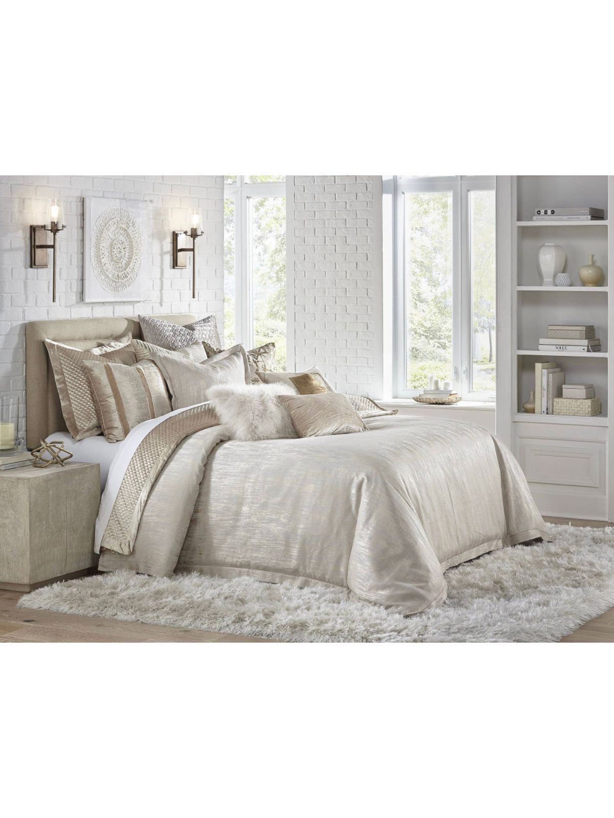 Gold Jacquard Duvet Set with Matching Shams. Luxury Bedding in Queen and King Sizes.
