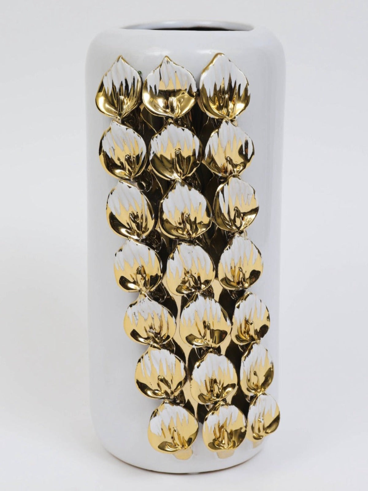 Luxury White and Gold Ceramic Decorative Vase With 21 Rose Petals - KYA Home Decor