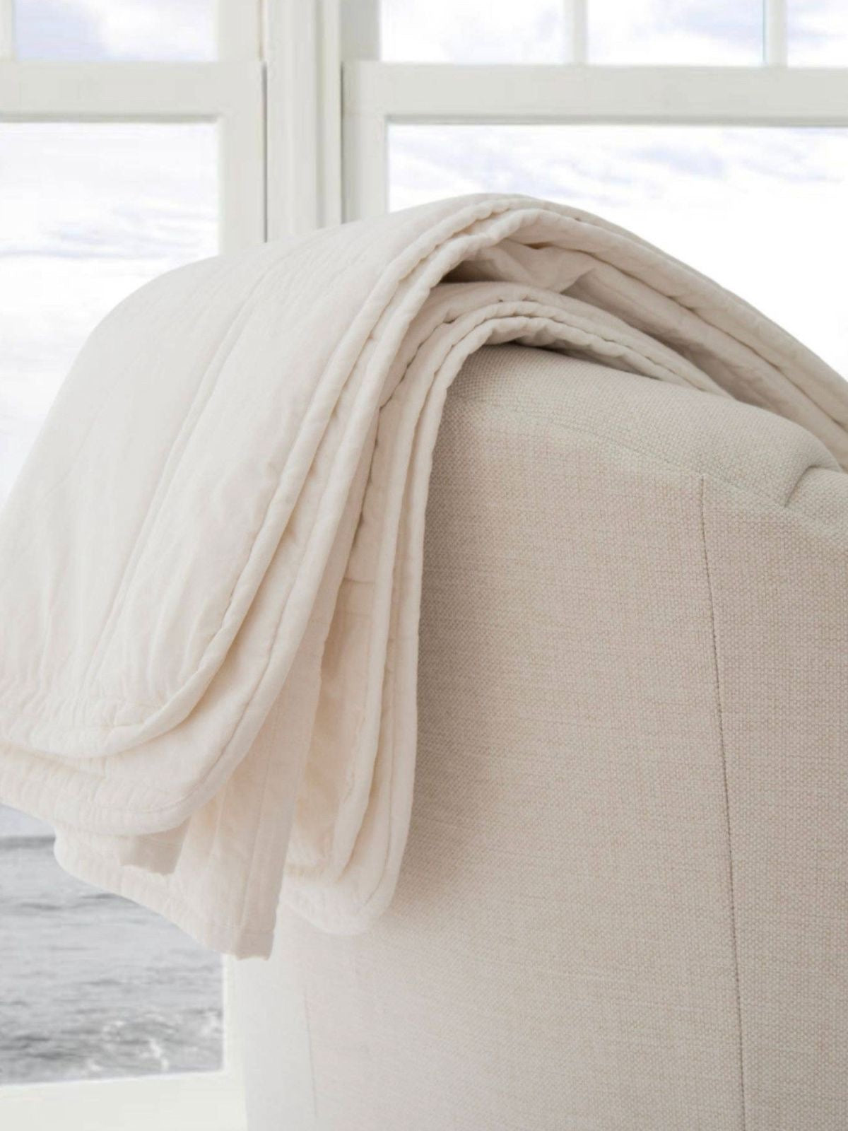 100% Matelasse Cotton Beach House Decorative Throw Blanket in Luxurious White Color, 50W x 60L.
