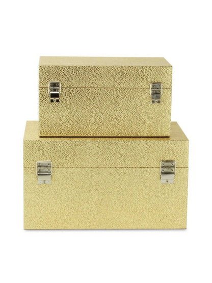 Keepsake boxes have provided a unique elegant touch to many spaces. Perfect for storing treasured items, they provide an eye-catching and warm look. The Doppia Felicita Box Set features a gold shagreen body with a Happiness symbolic front handle!