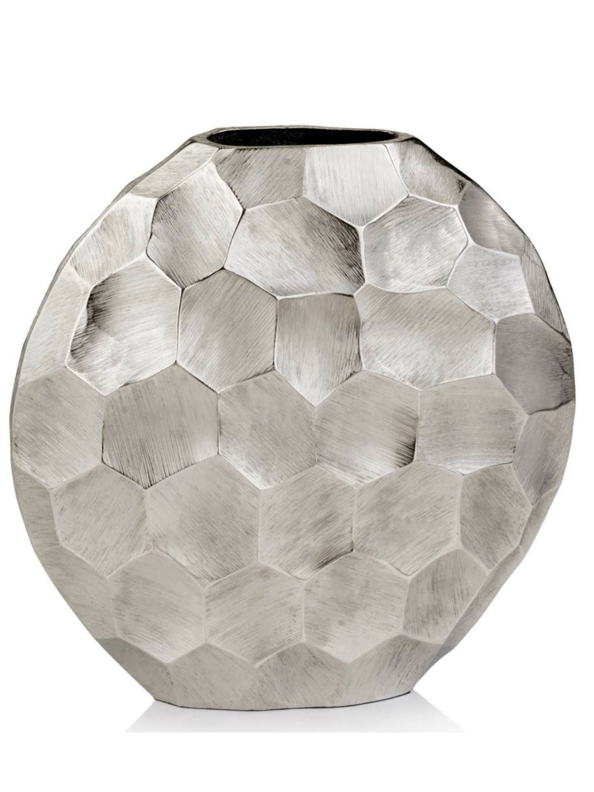 This gorgeous faceted Sfaccettato vase is fashioned from aluminum with a rich rough silver finishLavish your space by pairing this accent piece with others from this collection. 