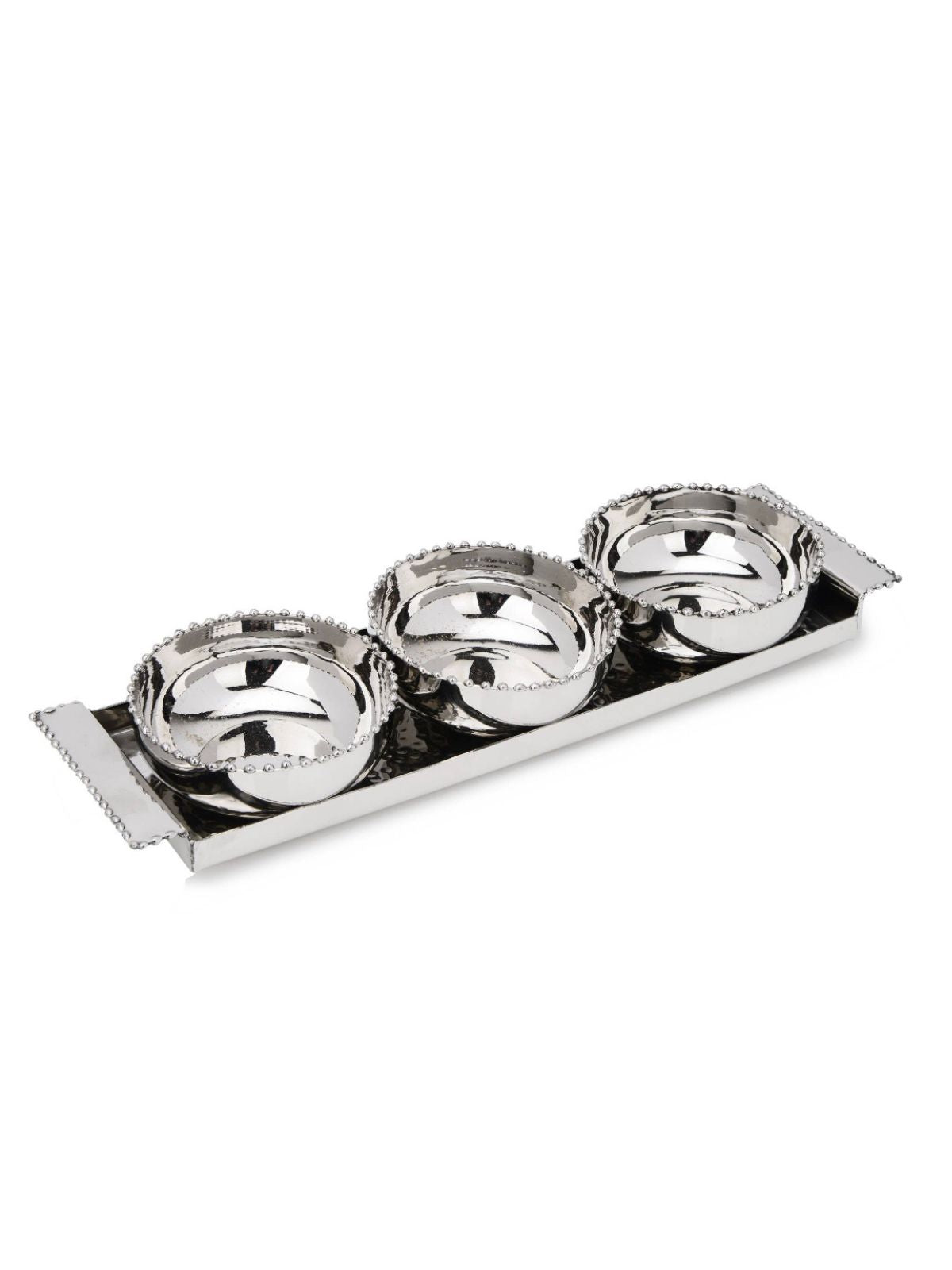 This relish dish features hammered stainless steel adorned with silver beading. This dish was handcrafted by professional artisans and is perfect for all occasions.
