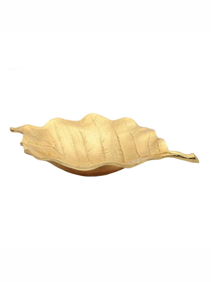 The Vena D’ Oro is an elegant and classic Gold Leaf Shaped Bowl which can be used for serving your favorite dishes or as a decorative accent Available at KYA Home Decor 