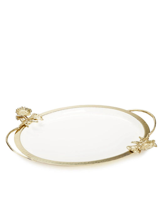 The modern elegance of this white tray with flower detail makes it the ideal décor for a finely designed table. It is crafted from quality materials and is meticulously sculpted by professional artisans.